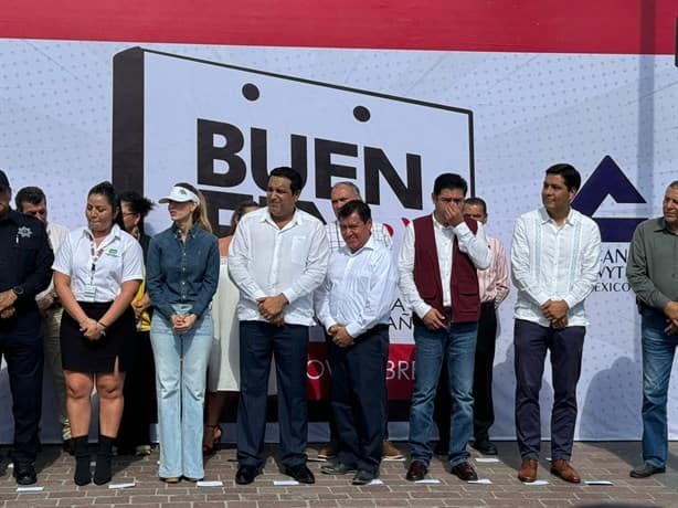 Dan banderazo de inicio del Buen Fin en Veracruz