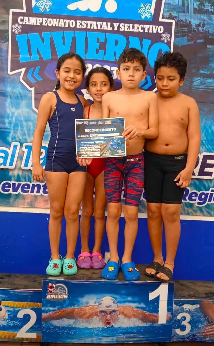 Domina Pirañas Team en torneo Estatal de natación