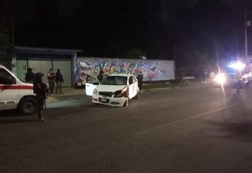 Vuelca auto en el Boulevard Xalapa- Banderilla