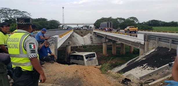 Accidente en Veracruz deja 12 muertos y más de 50 heridos