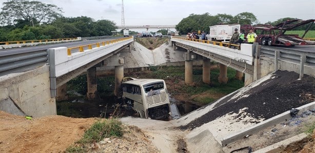 Accidente en Veracruz deja 12 muertos y más de 50 heridos