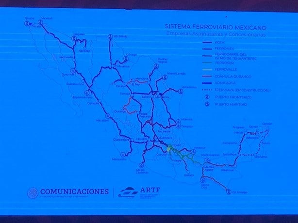 AMLO alista reactivación de trenes de pasajeros en Veracruz