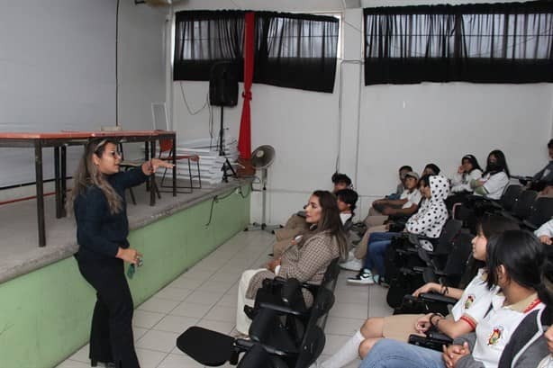 Realizan conferencia magistral para prevenir la violencia contra mujeres en Veracruz