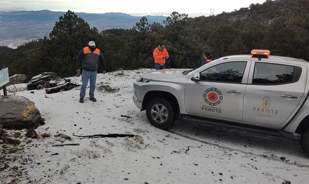 Sorprende caída de aguanieve en Parque Nacional Cofre de Perote