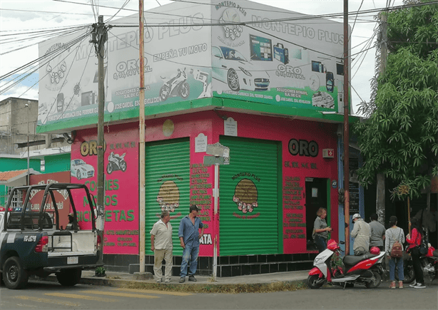 Hacen boquete para robar financiera y casa de empeño en Cardel