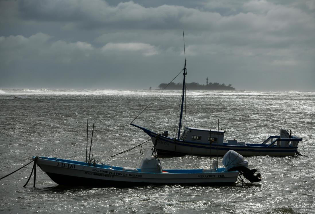 Por segundo día, seguirá cerrado el puerto de Veracruz a la navegación por Frente Frío 12