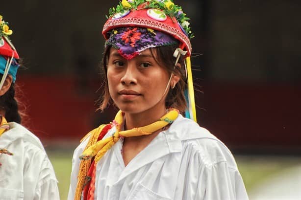 Voladores de Papantla permiten por primera vez un vuelo de mujeres