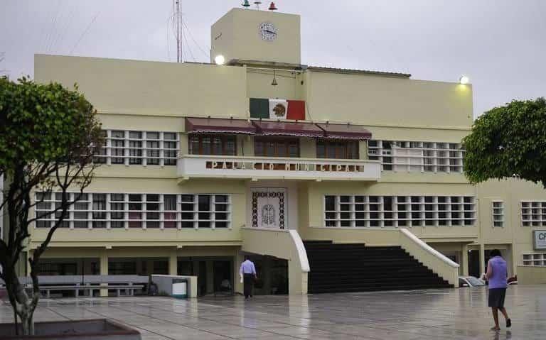 Regidores de Coatzacoalcos, ni se ven, ni se sienten