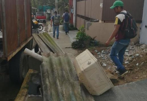 Continúan labores de retiro de cacharros en las colonias Teresa Morales y Divina Providencia | VIDEO