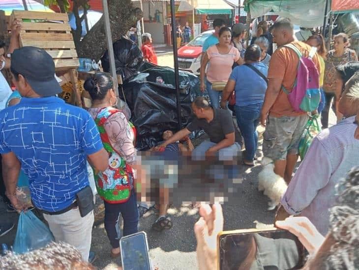 Balacera frente al Mercado Morelos a plena luz del día; hieren a El Gato de 7 impactos