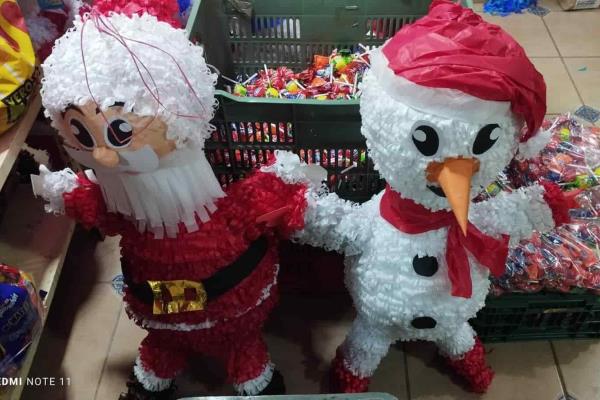 Ante llegada de posadas, piñateros de Misantla esperan buenas ventas