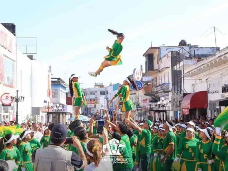 Sol y Sones: Sorprenden los ejercicios presentados en el Desfile del 20 de Noviembre en Tierra Blanca