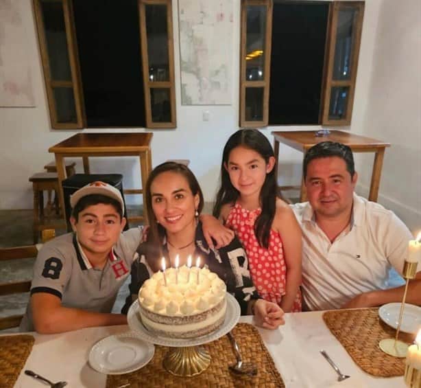 Eva Luna apaga las velitas