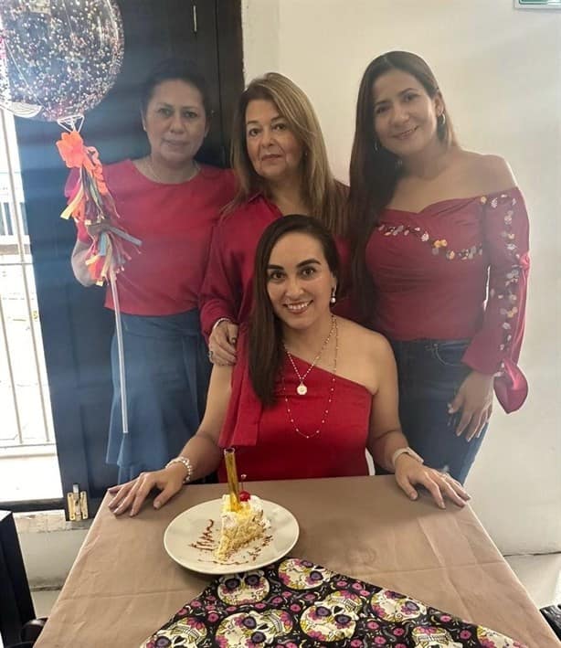 Eva Luna apaga las velitas