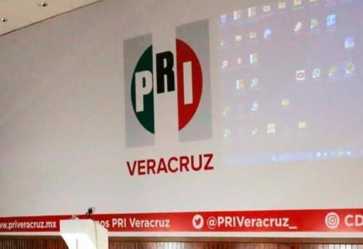 Consejo Estatal del PAN: El PRI compra la franquicia azul en Veracruz
