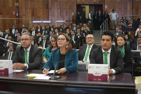 Exprés y sin preguntas, así fue la comparecencia de la contralora general de Veracruz