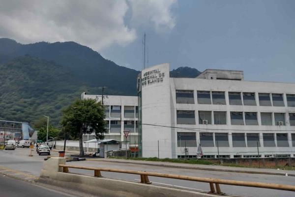 Hombre pierde dedos tras explotarle un cohete en la mano, en Mariano Escobedo