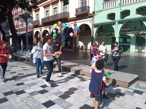 Al ritmo de la rama navideña, jardín de niños en Veracruz busca fondos para realizar posada