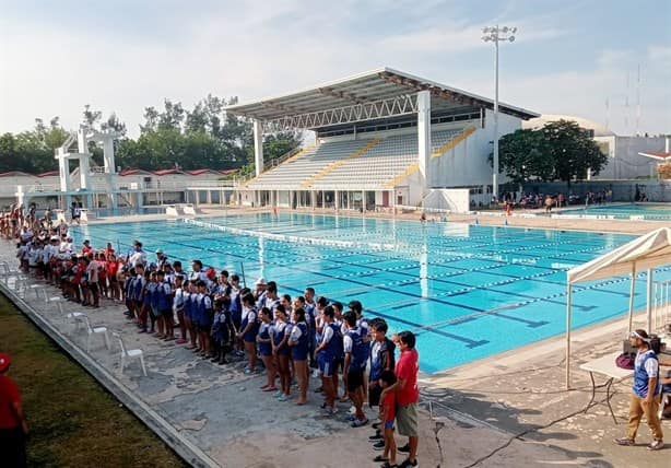 Gran evento de natación en Leyes de Reforma