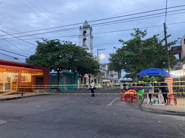 Cierre en esta calle por cantos a la Virgen de Guadalupe 