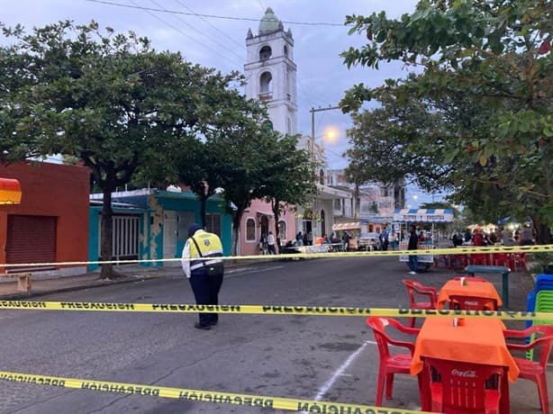 Cierre en esta calle por cantos a la Virgen de Guadalupe 