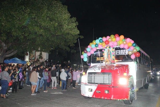 Abarrotan y cantan las mañanitas a la Virgencita de La Boticaria | VIDEO
