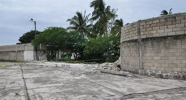 Primaria en Veracruz pide apoyo para construir barda derrumbada por el pasado norte