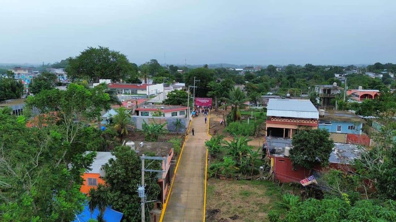 Amplían red eléctrica en colonia de Soconusco