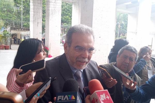 UV reconoce error en pago de aguinaldos; no tiene problema de fondos