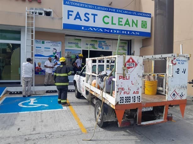 Evacuan colegio en Veracruz por fuga de gas en una lavandería | VIDEO