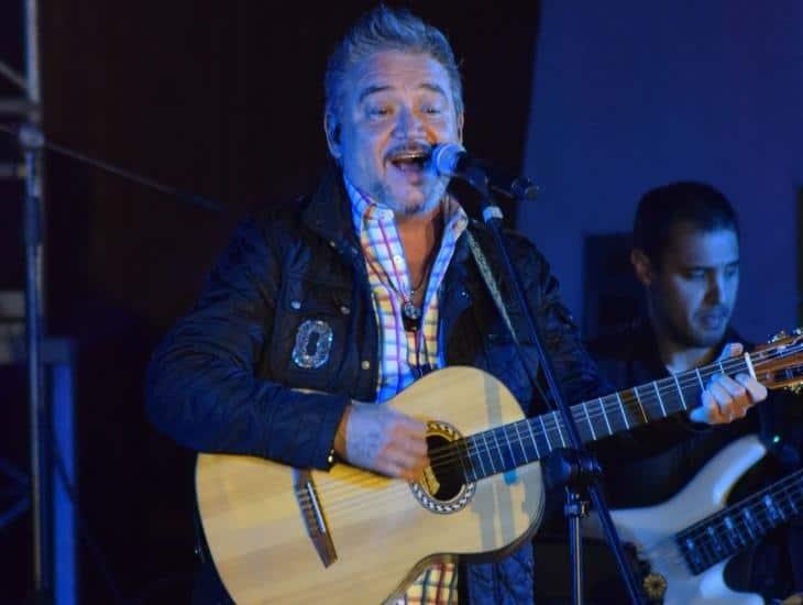 Raúl Ornelas ofrece show romántico en el Salón Baalbeck