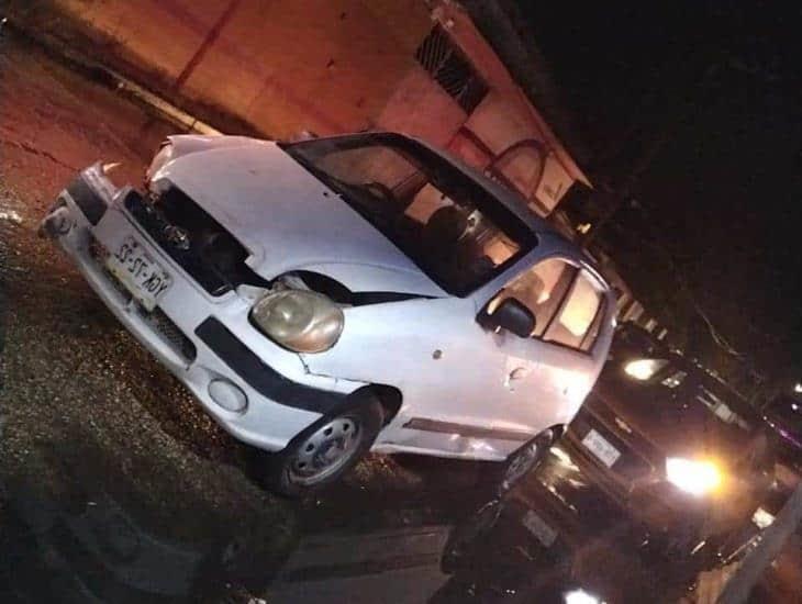 Sujeto alcoholizado manejando un carro sin frenos choca y se da a la fuga en Villas del Sur