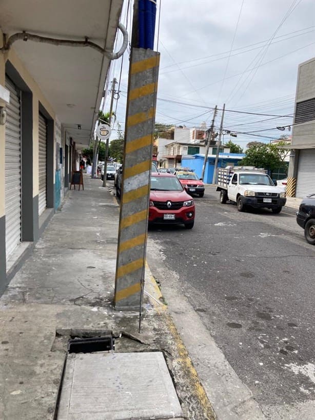 Registro abierto pone en riesgo a transeúntes en colonia de Veracruz