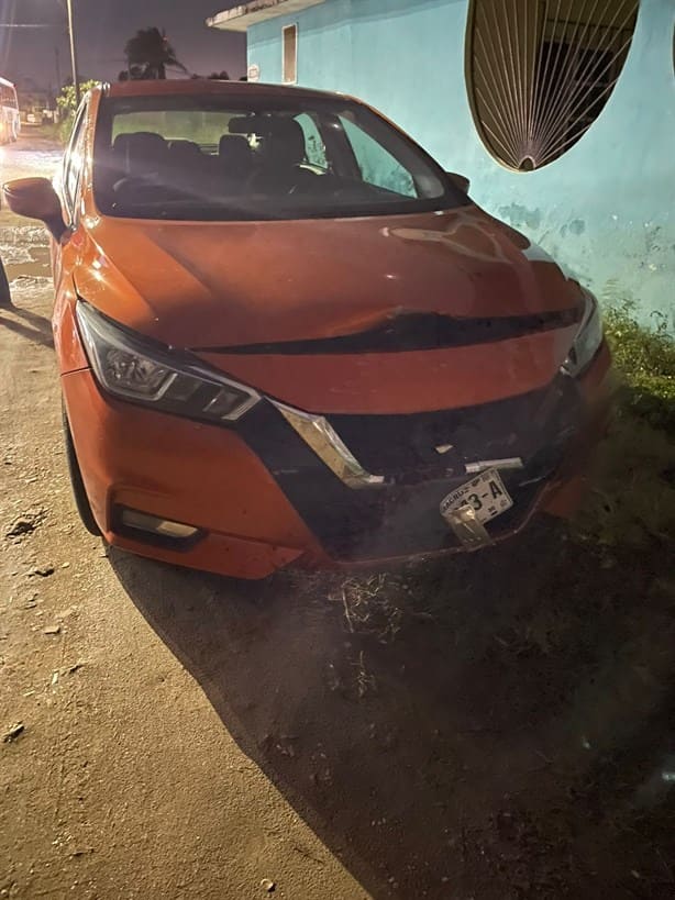 Sujeto alcoholizado manejando un carro sin frenos choca y se da a la fuga en Villas del Sur