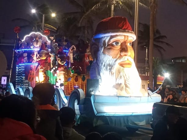 Desfile Navideño abarrota el bulevar de Veracruz | VIDEO