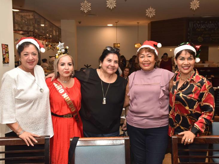 Conviven egresadas del Centro Escolar María de la Luz Serradel