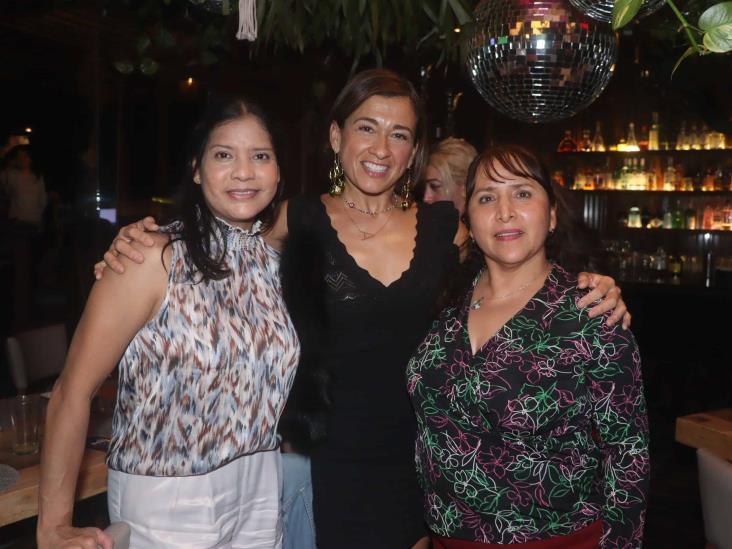 Tania Castillo y Lucrecia Pereda disfrutan doble cumpleaños