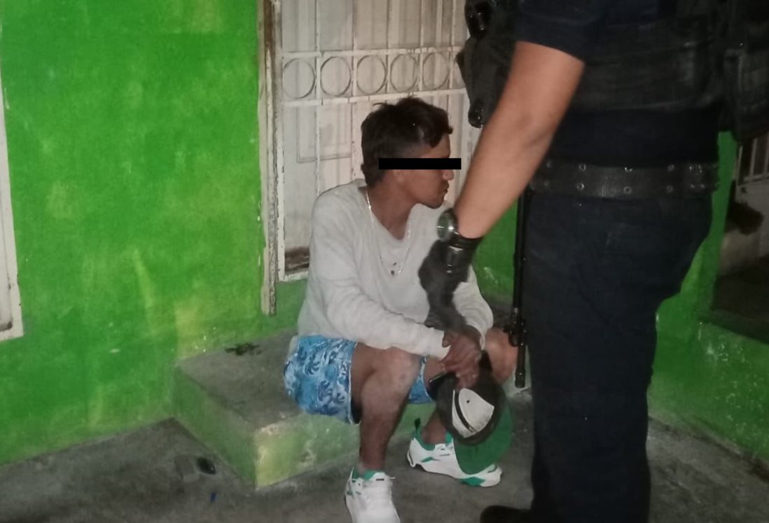 Vecinos corretean, atrapan y golpean a presuntos ladrones en Veracruz