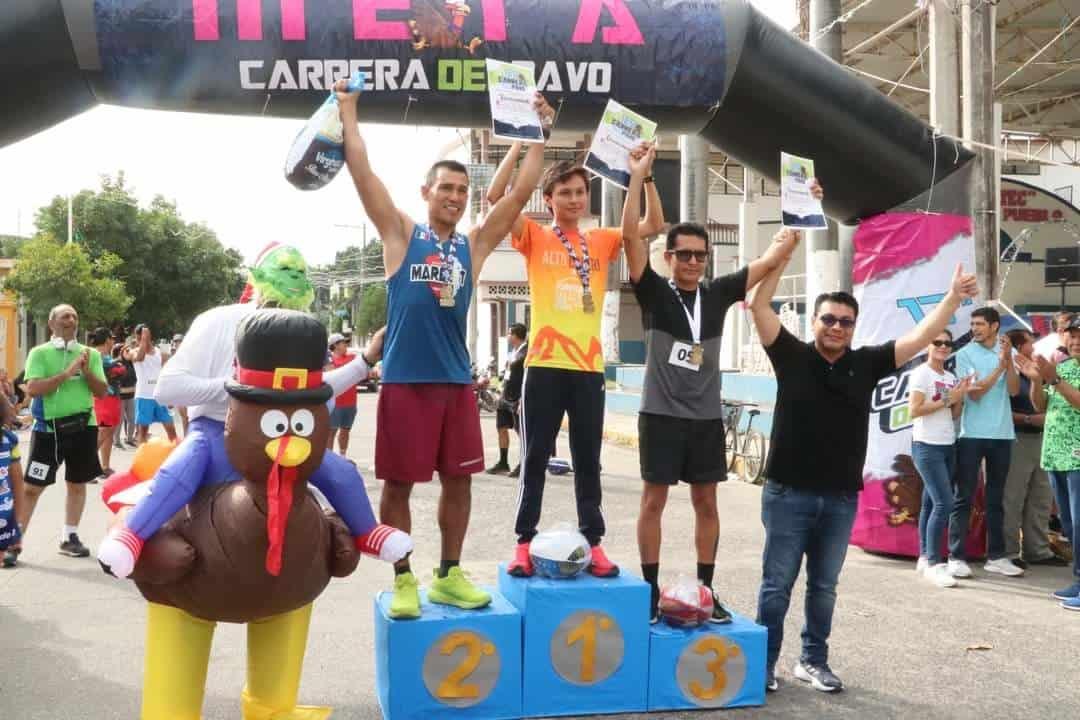 Más de 150 corredores participaron en la carrera del pavo 2023 en Úrsulo Galván