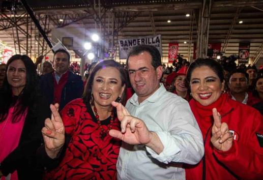 Xochilt Gálvez, Pepe Yunes, reciben el Beso del Diablo
