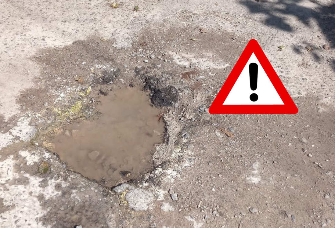 Entre baches y fugas, así se encuentran calles de Lomas del Coyol, en Veracruz