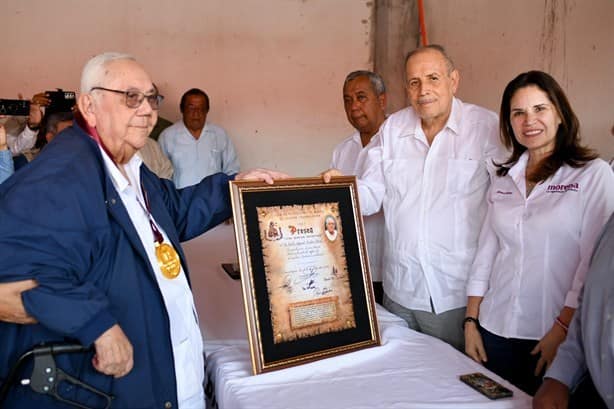 El periodista José Pablo Robles es nombrado hijo predilecto de la ciudad de Cosamaloapan