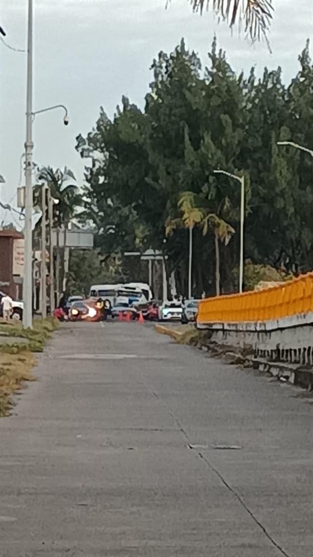 Caos vial por retenes de tránsito en Veracruz molesta a conductores