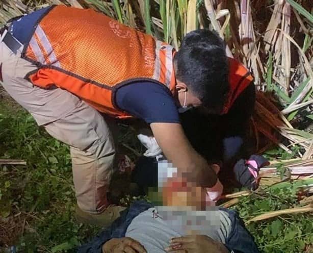 Motociclista derrapa y queda inconsciente en Tierra Blanca