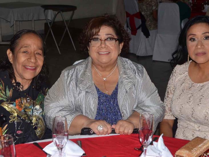 Catedráticos del CBTIS 79 conviven en cena navideña