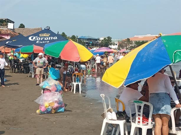 “Nos gusta Veracruz, se ve una ciudad segura”, dice turista en playa Villa del Mar