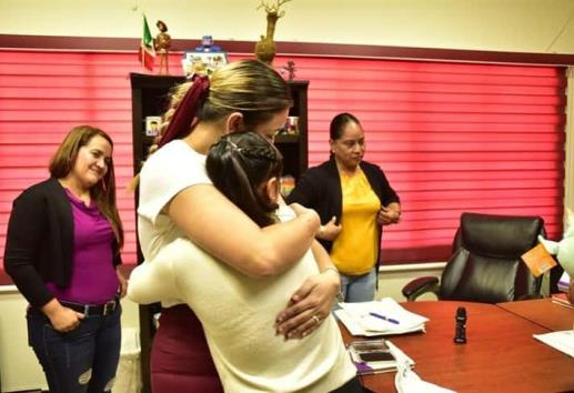 Anita es reintegrada con su familia; tras 5 años de estar en el DIF de Tuxpan