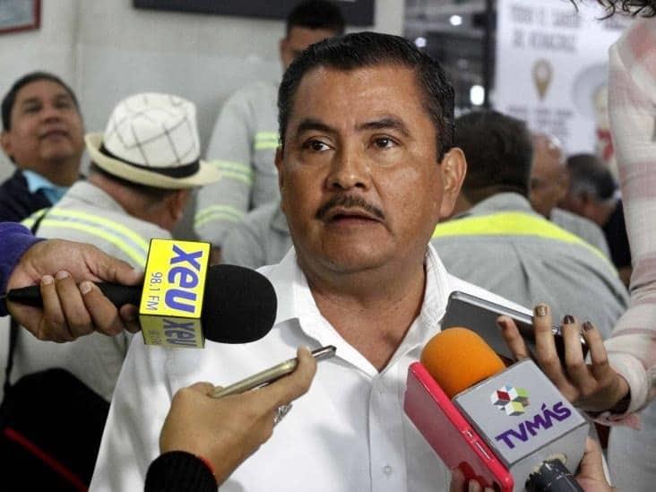 Exigencia de actas de nacimiento nuevas, negocio de Ayuntamientos de Veracruz