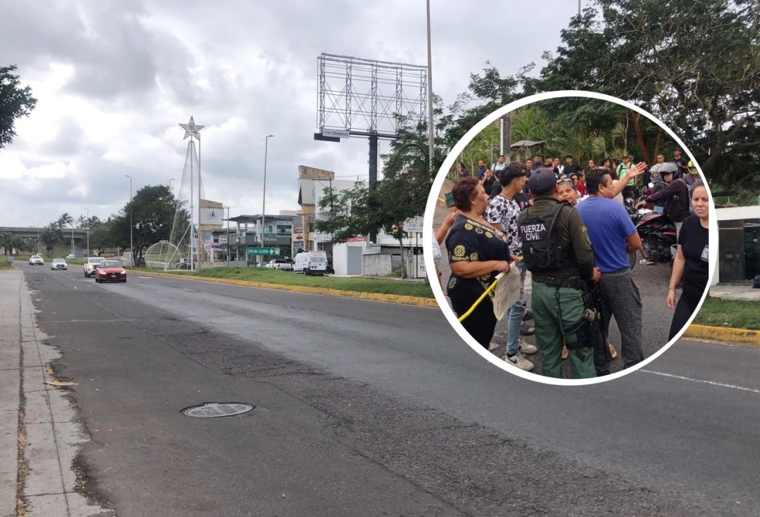 Liberan carretera Antón Lizardo tras bloqueo por vecinos