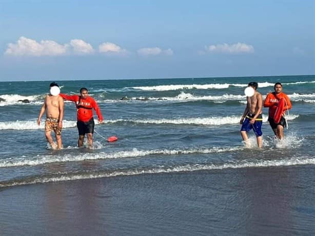 Ocho turistas fueron rescatados en playa Chachalacas